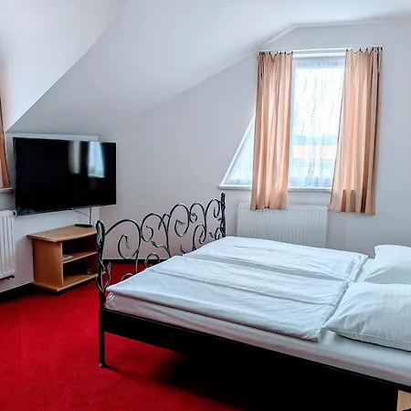 Casino & Pension Admiral Dolni Dvoriste * Dolní Dvořiště
